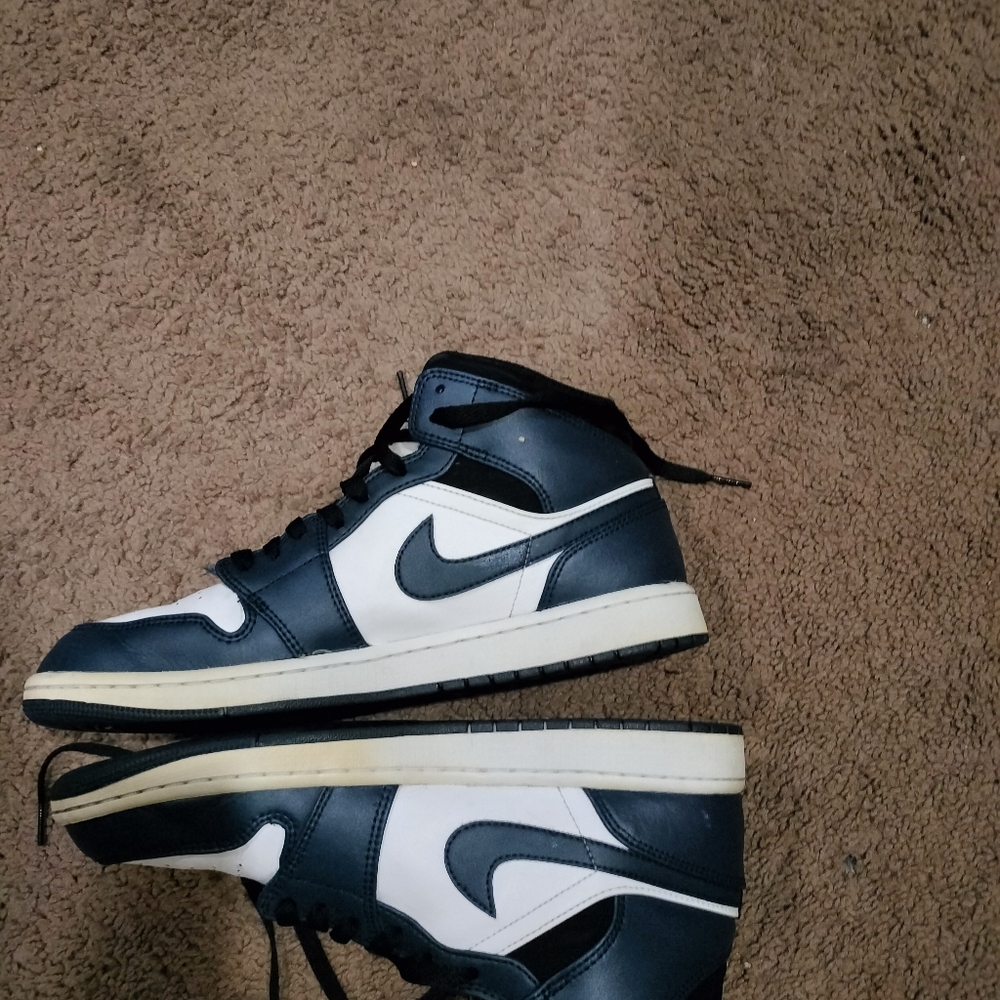 Shoes - Picture 3 of 8